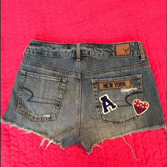 American Eagle shorts with patches size 6 - Picture 1 of 2